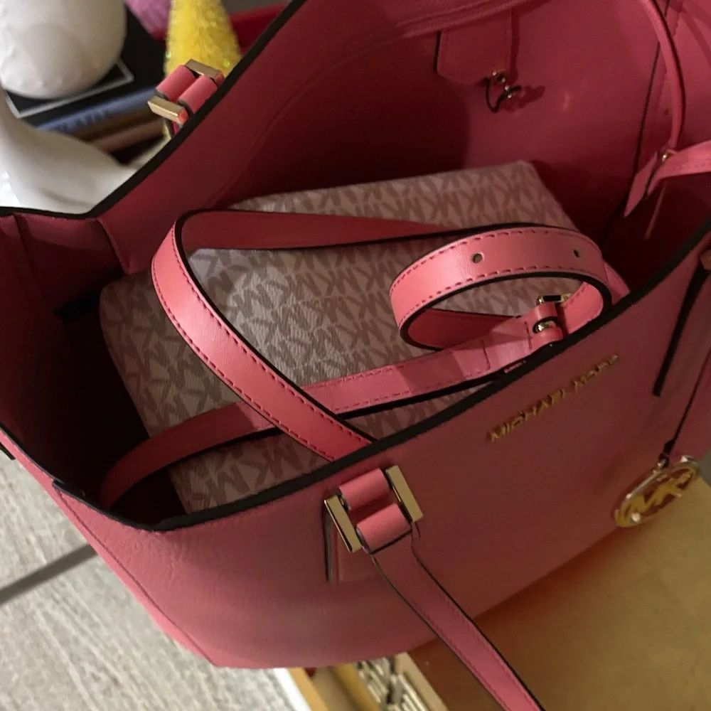 Michael Kors Vibrant Pink Tote with detachable clutch and makeup bag with strap. - Picture 8 of 12